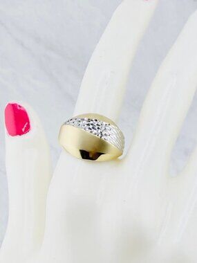 10K Gold Dome Ring – Abstract Dome Design - Anillo en oro Size 7.75